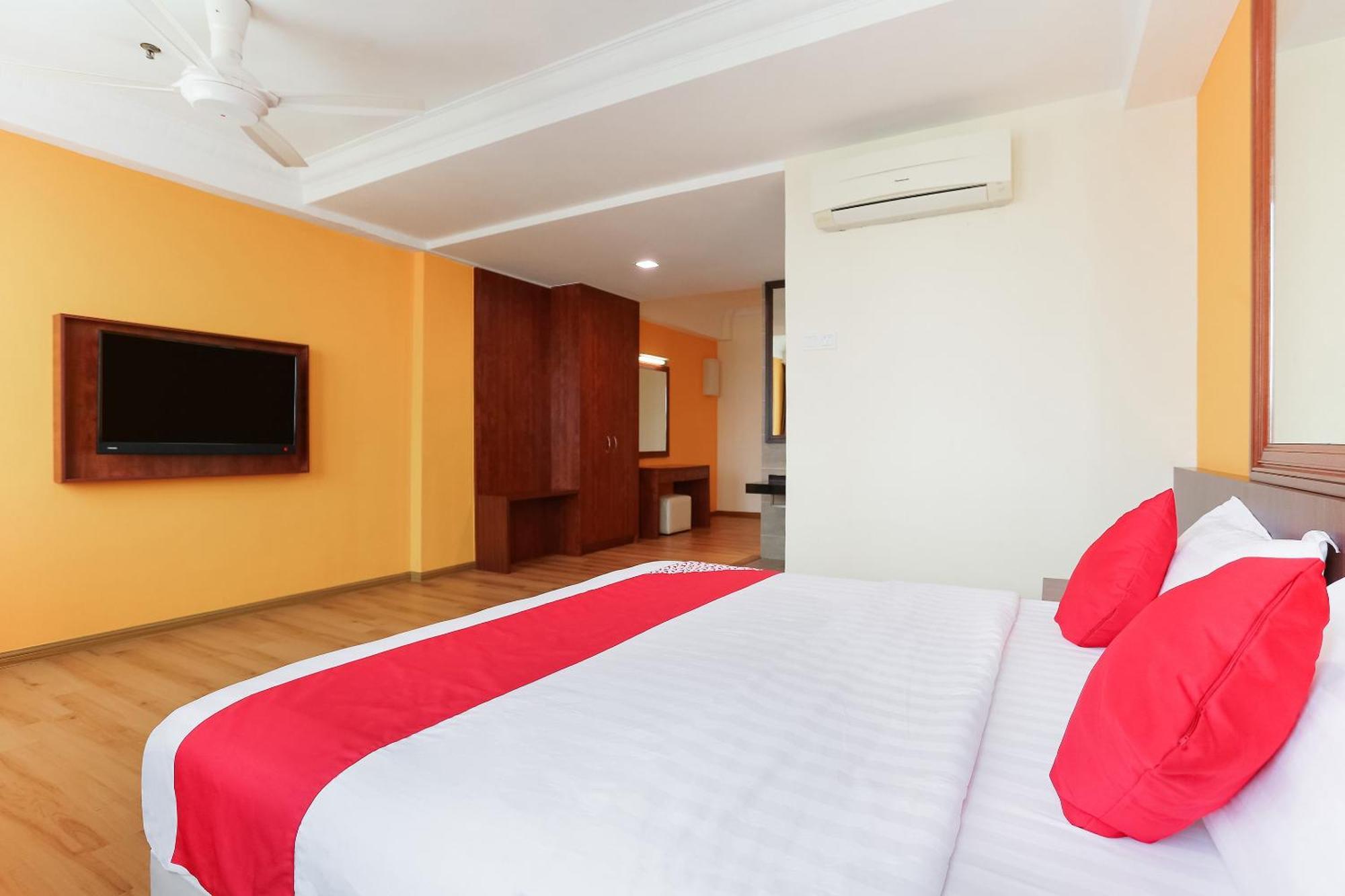 Collection O Hotel Super Cowboy Malacca Exterior foto
