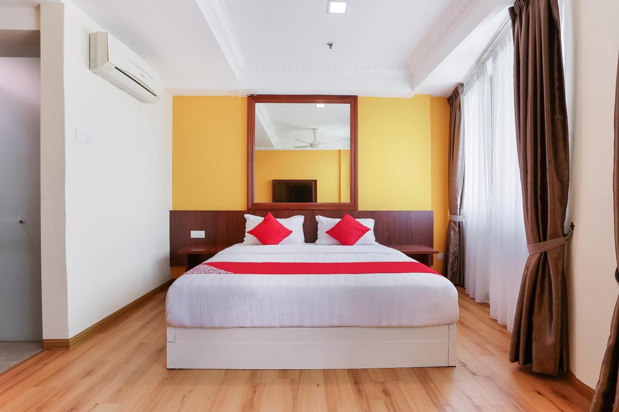 Collection O Hotel Super Cowboy Malacca Exterior foto
