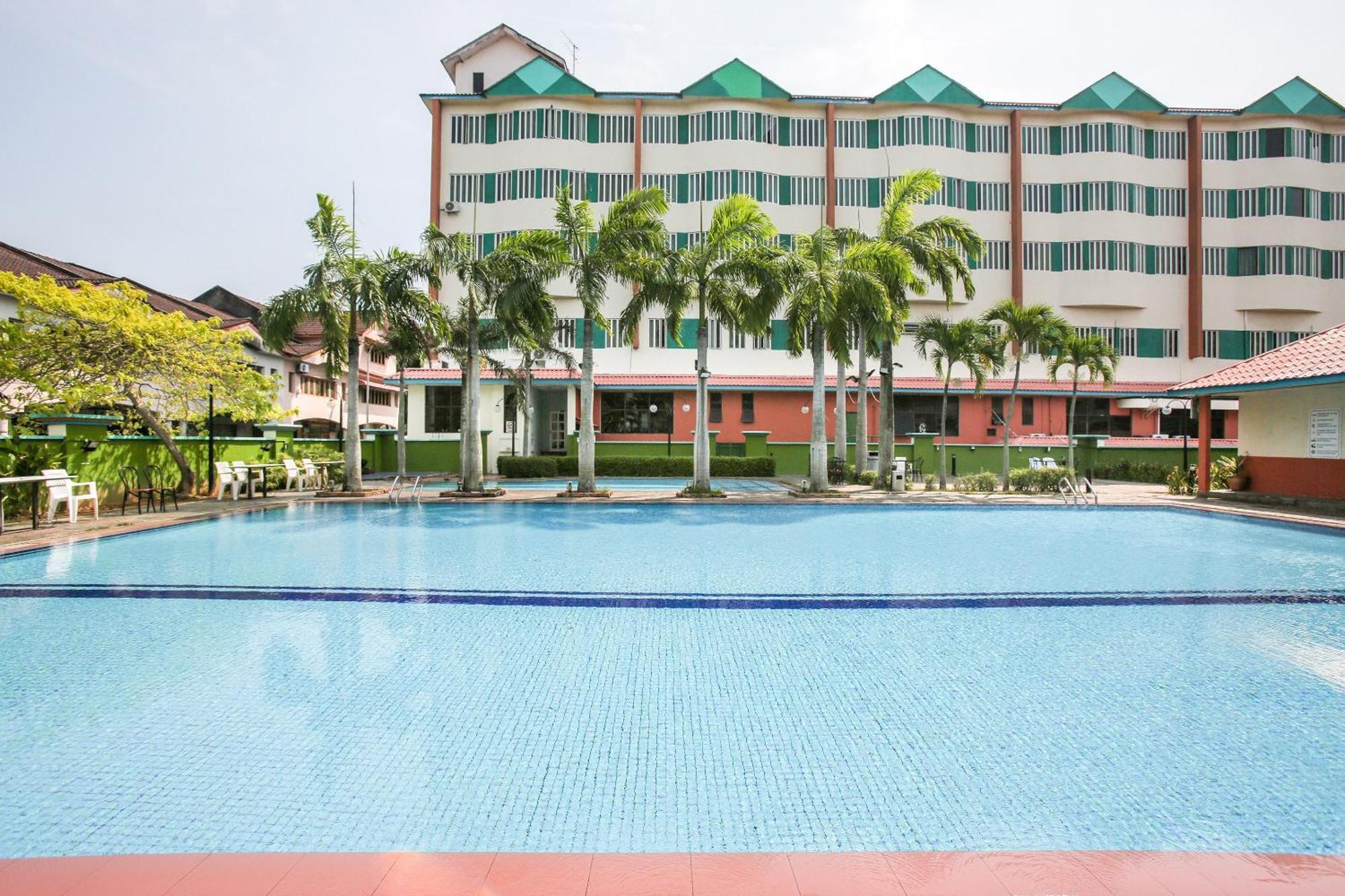 Collection O Hotel Super Cowboy Malacca Exterior foto